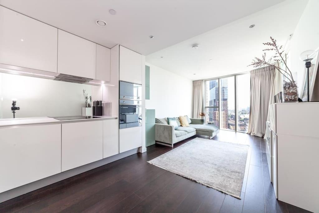Full Of Light & Spacious 2br Residence, 9 Elms Apartment