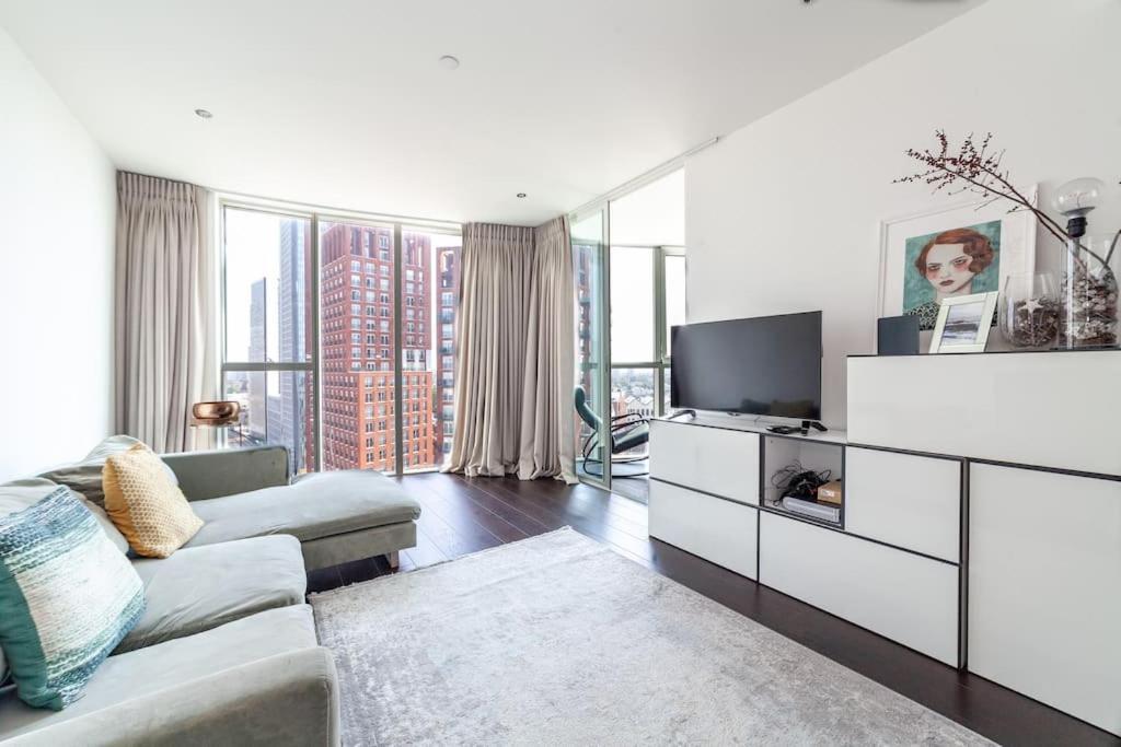 Apartment Full Of Light & Spacious 2br Residence, 9 Elms London